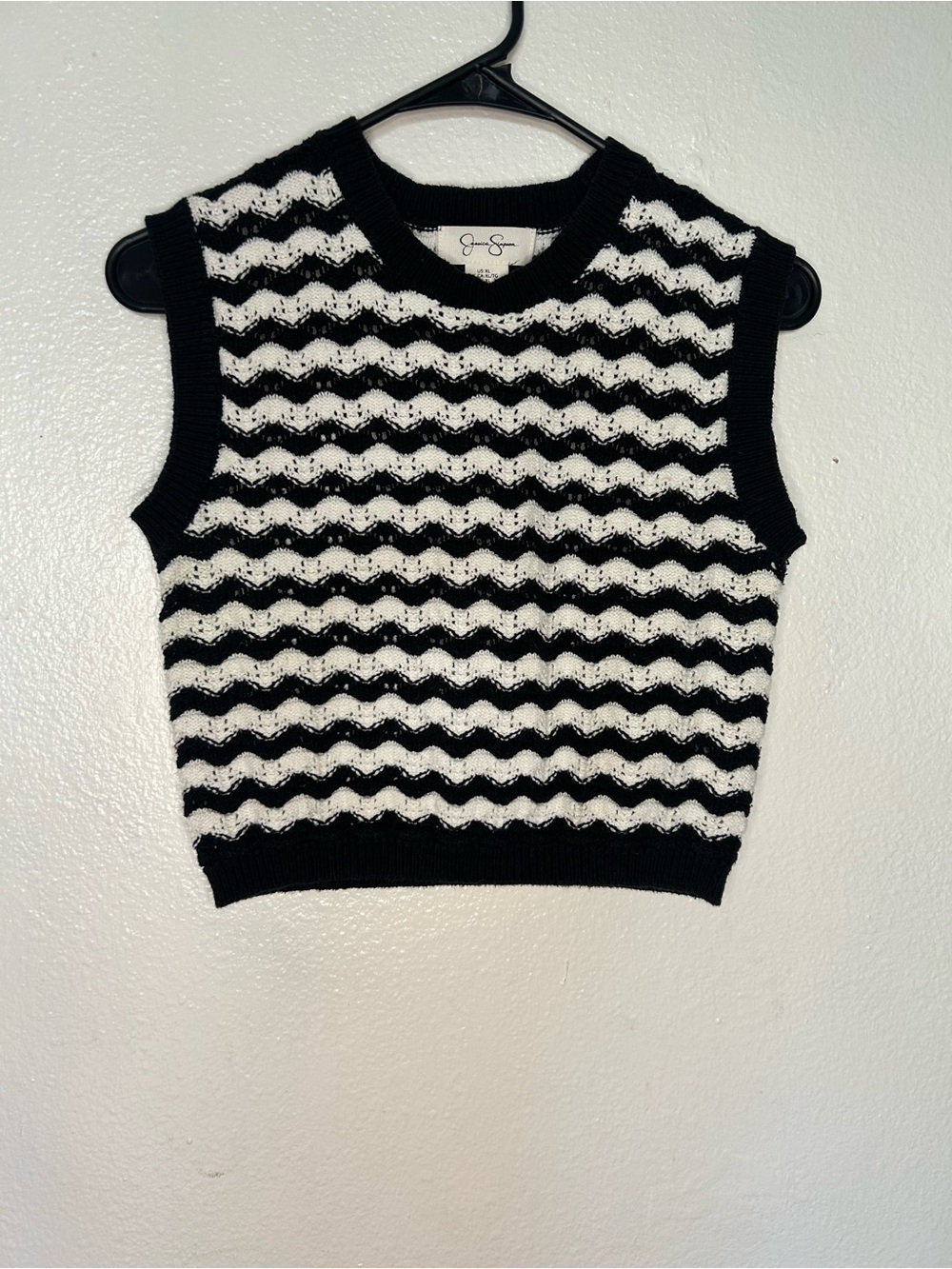 Jessica Simpson Black and White Chevron Knit Cropped Sweater Vest